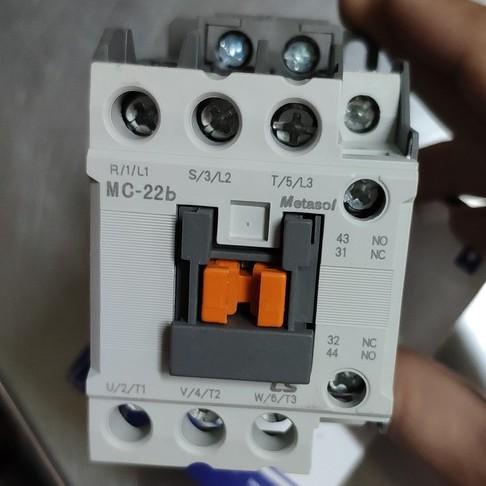 Khởi động từ MC 22A