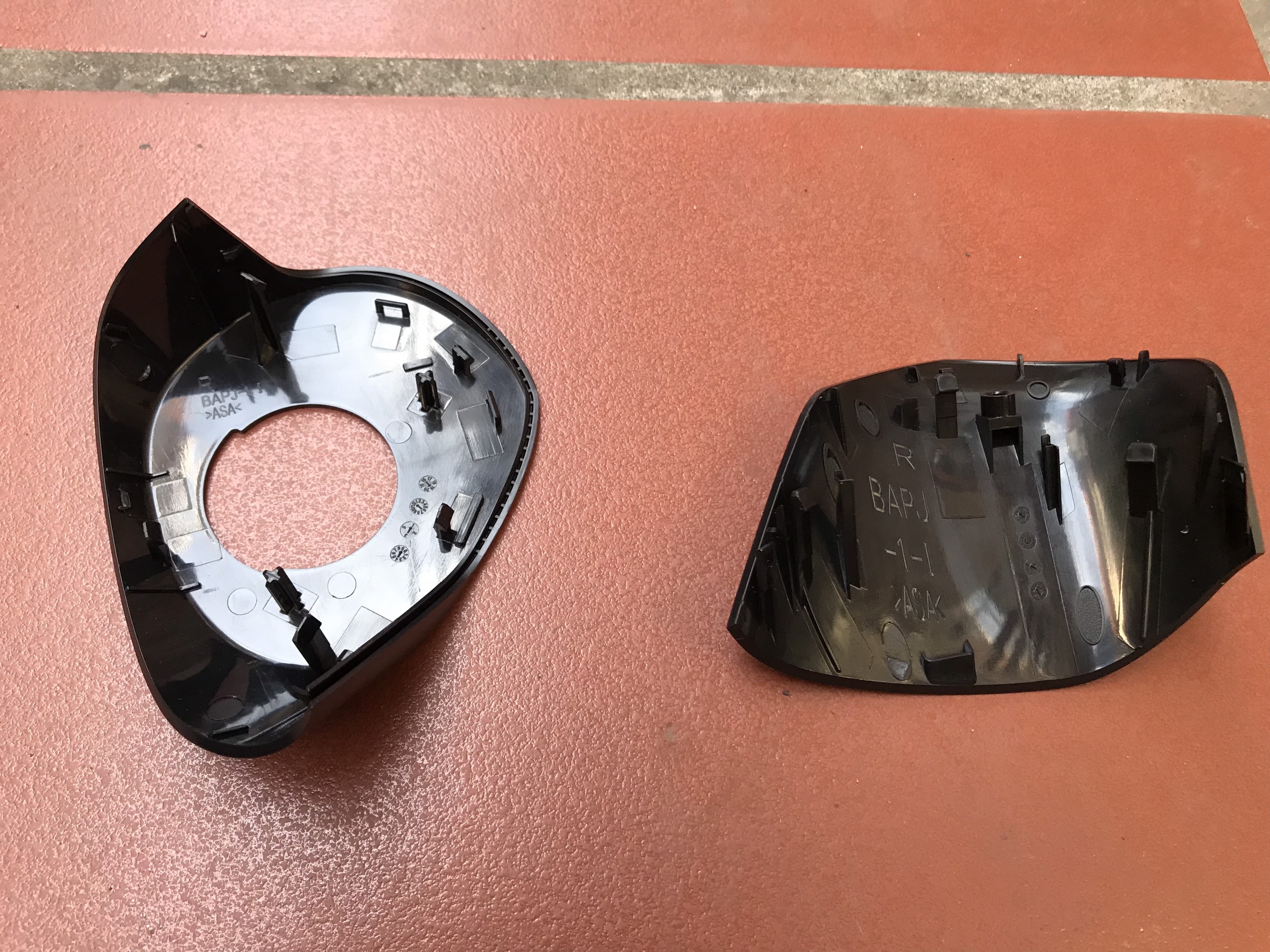 Ốp chân gương Mazda 3 2015-2019 (Hàng Xịn)