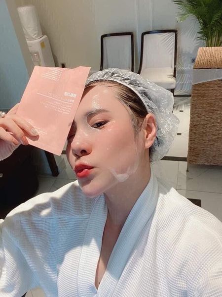 Mặt nạ nhau thai cuốn rốn Nhật Bản