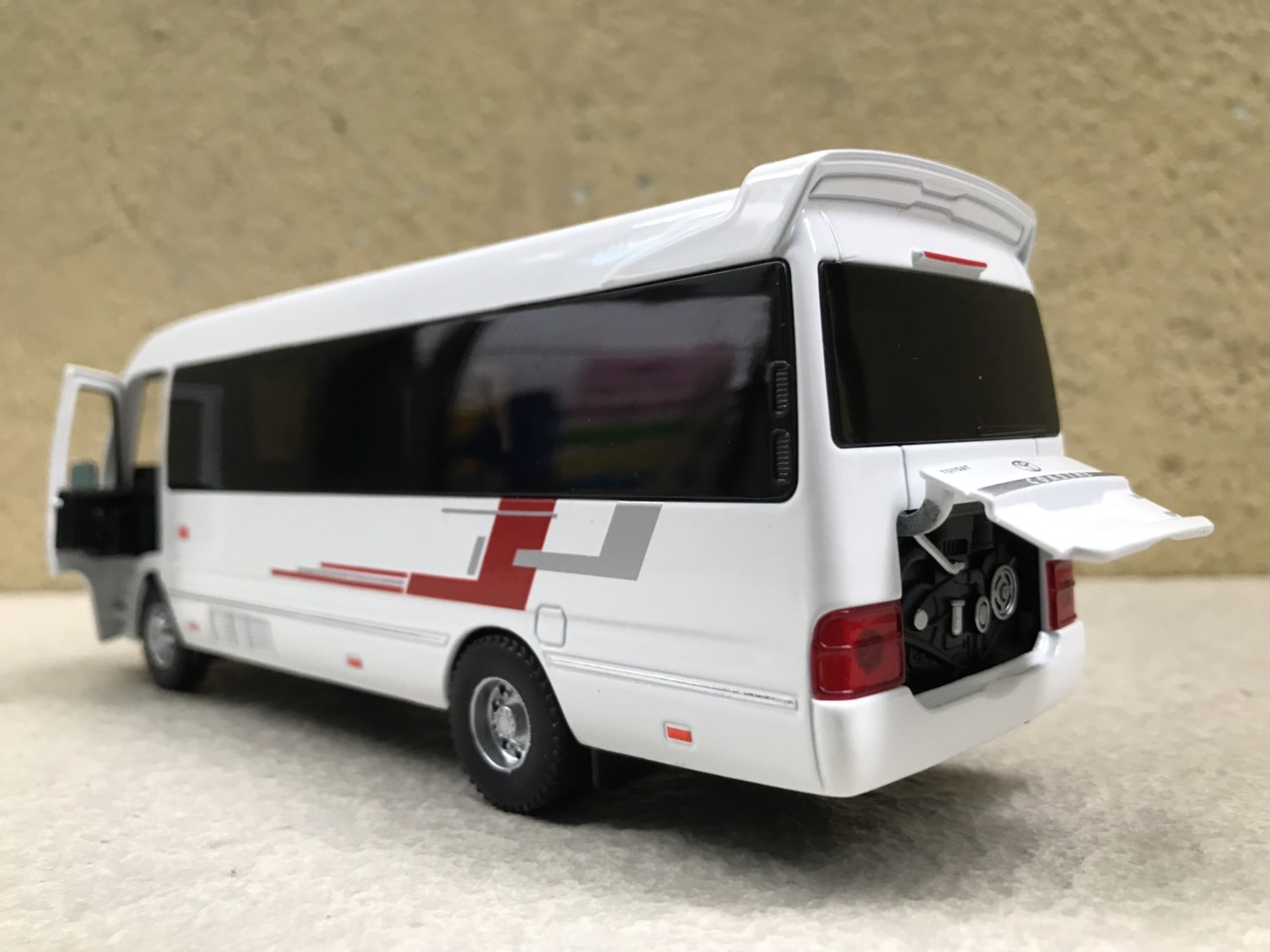 Mô hình xe Bus TOYOTA Coaster Premium 12 1:32
