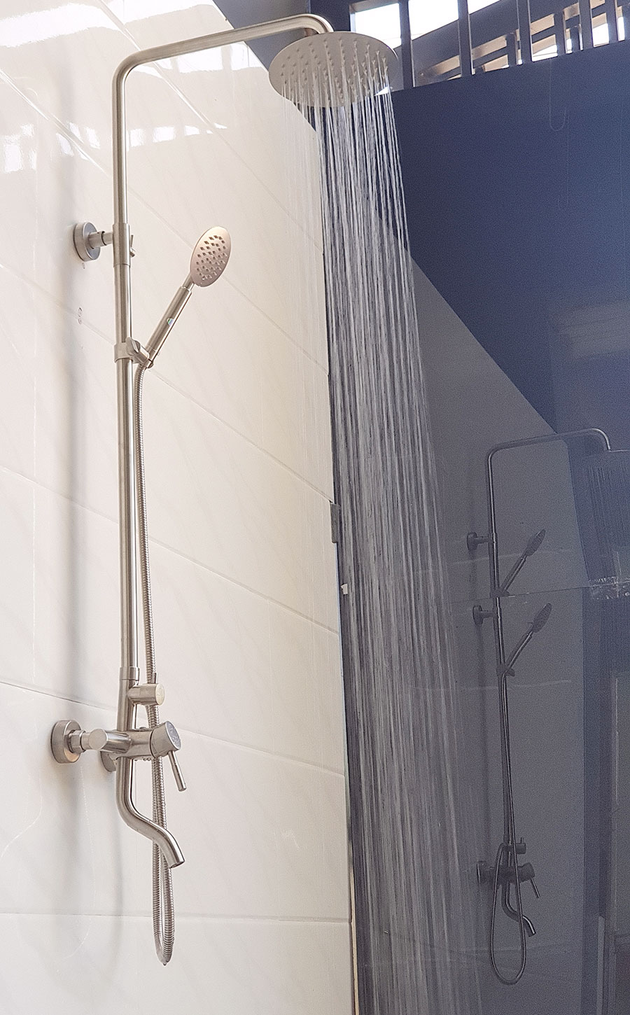 Bộ sen cây tắm đứng nóng lạnh Inox SUS 304 Eurolife EL-S918 3 chức năng, dùng tốt, không han rỉ ở môi trường nước phèn hay nhiễm mặn (Trắng vàng)