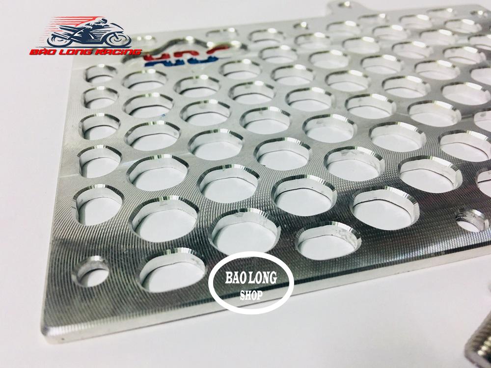 Che két nước HRC dành cho xe Winner (màu Bạc)