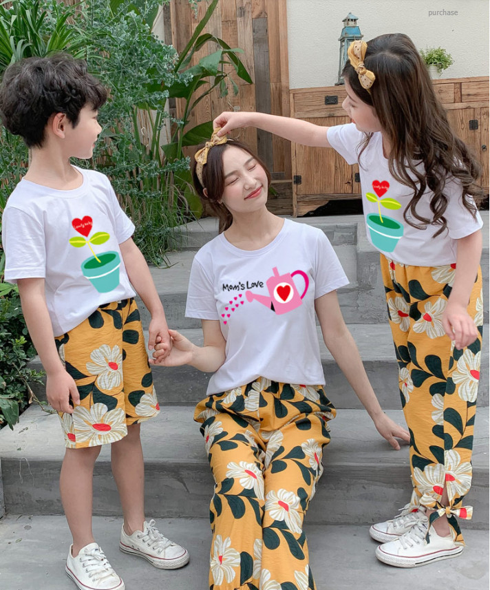 Sunny Day Rainbow Pattern Mother and Baby Couple T-Shirts, All Sizes from 6-90kg, Made of Smooth, Cool Cotton.