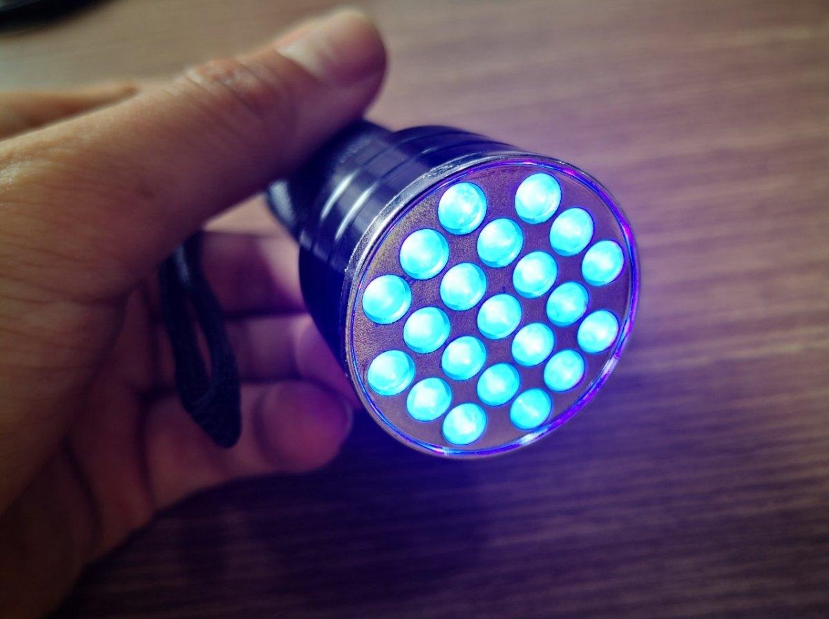 Đèn UV 21 Bóng Led Chuyên Dùng Sấy Keo UV, Soi Tiền, Sấy Móng