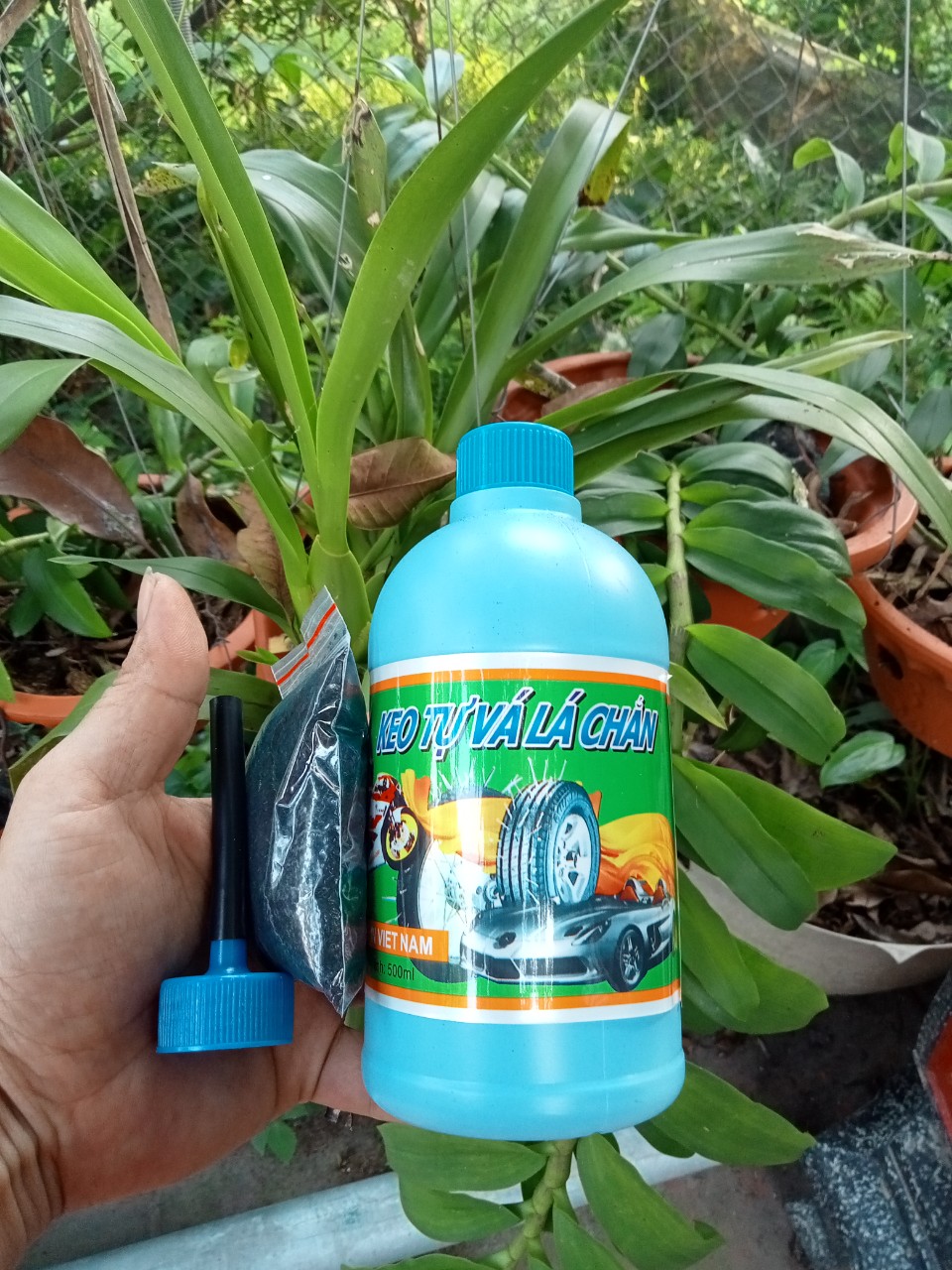Keo tự vá lốp săm thông minh 500ml lá chắn