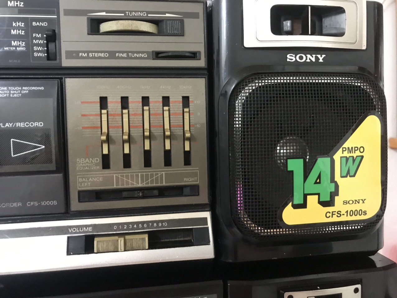 Máy hát RAdio Cassette hiệu SONY 1000S