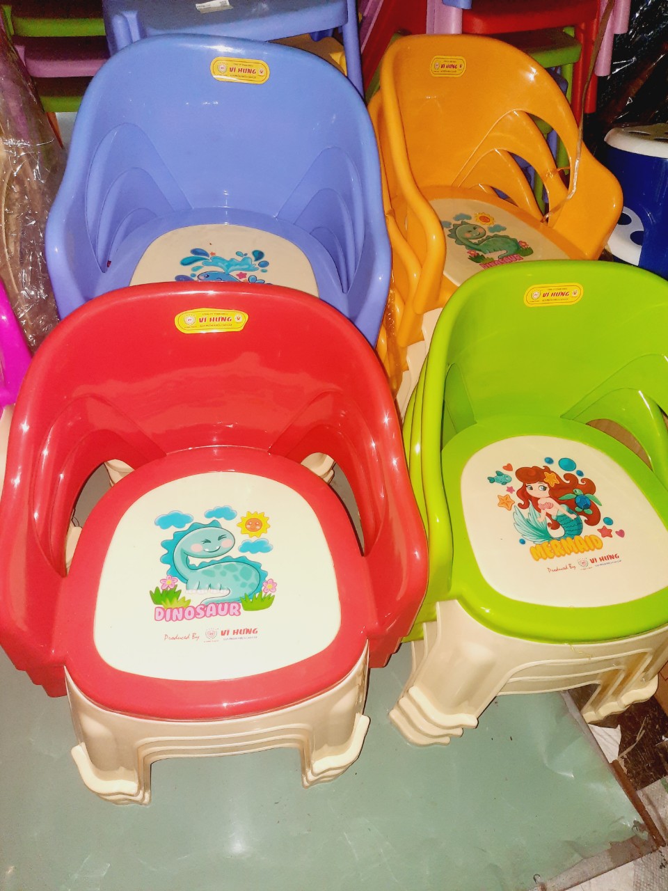 Ghế baby nhựa vĩ hưng
