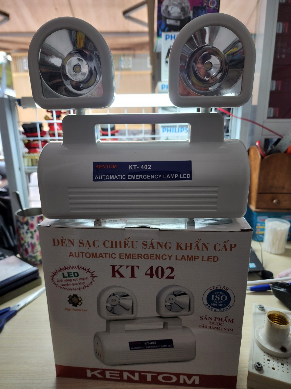 [HCM]ĐÈN SẠC CHIẾU SÁNG KHẨN CẤP  KT 402