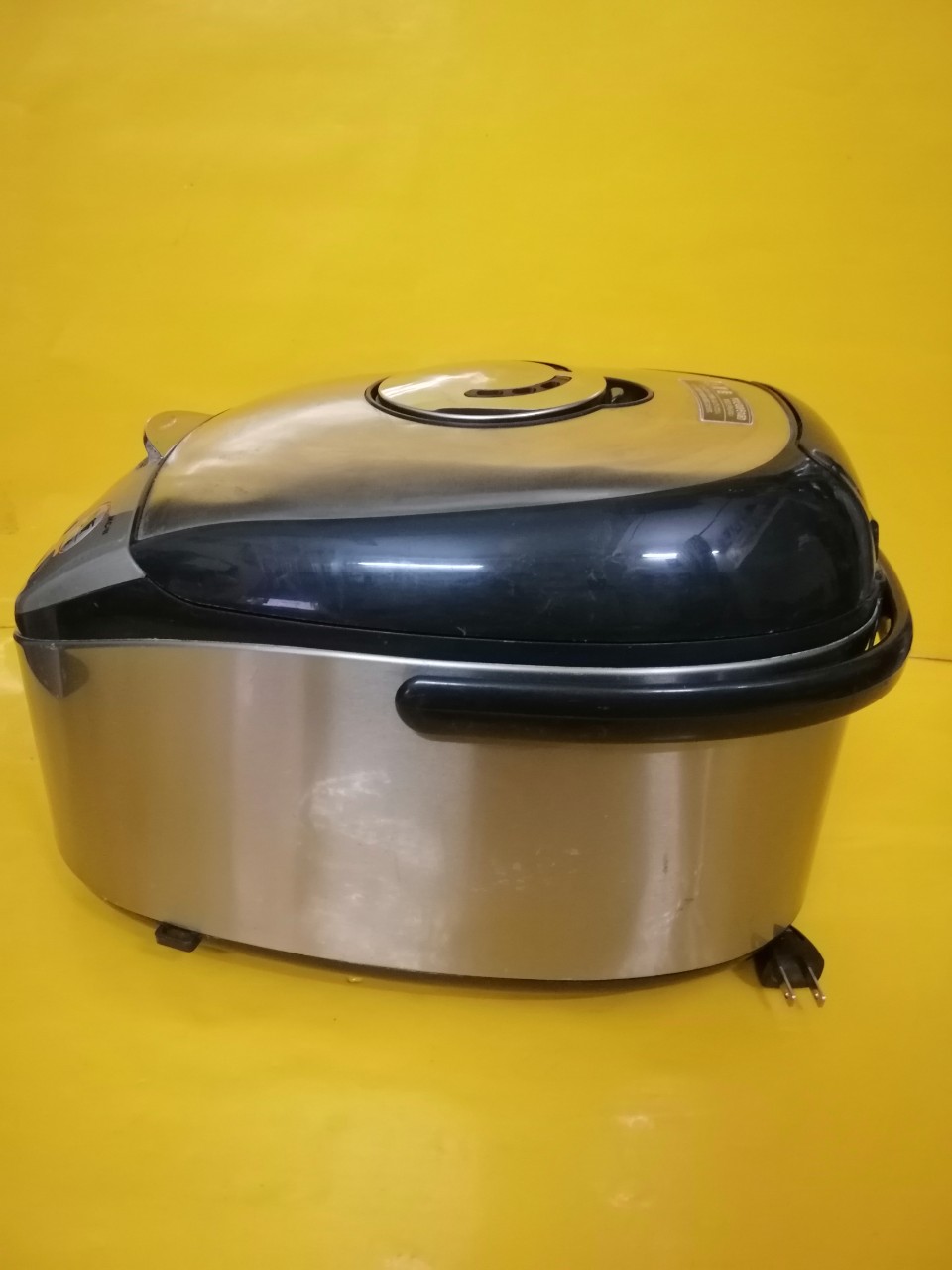 Nồi cơm nội địa Nhật Tiger JKC-W (1.8L)