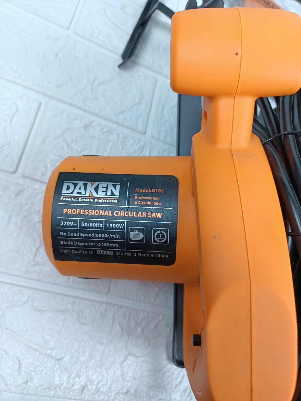 Máy Cưa Gỗ Cầm Tay DAKEN D185 (Tặng Kèm 1 Lưỡi 185 )