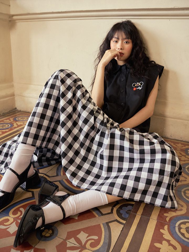 Áo sơ mi đen sát nách thêu Mickey SY STORE