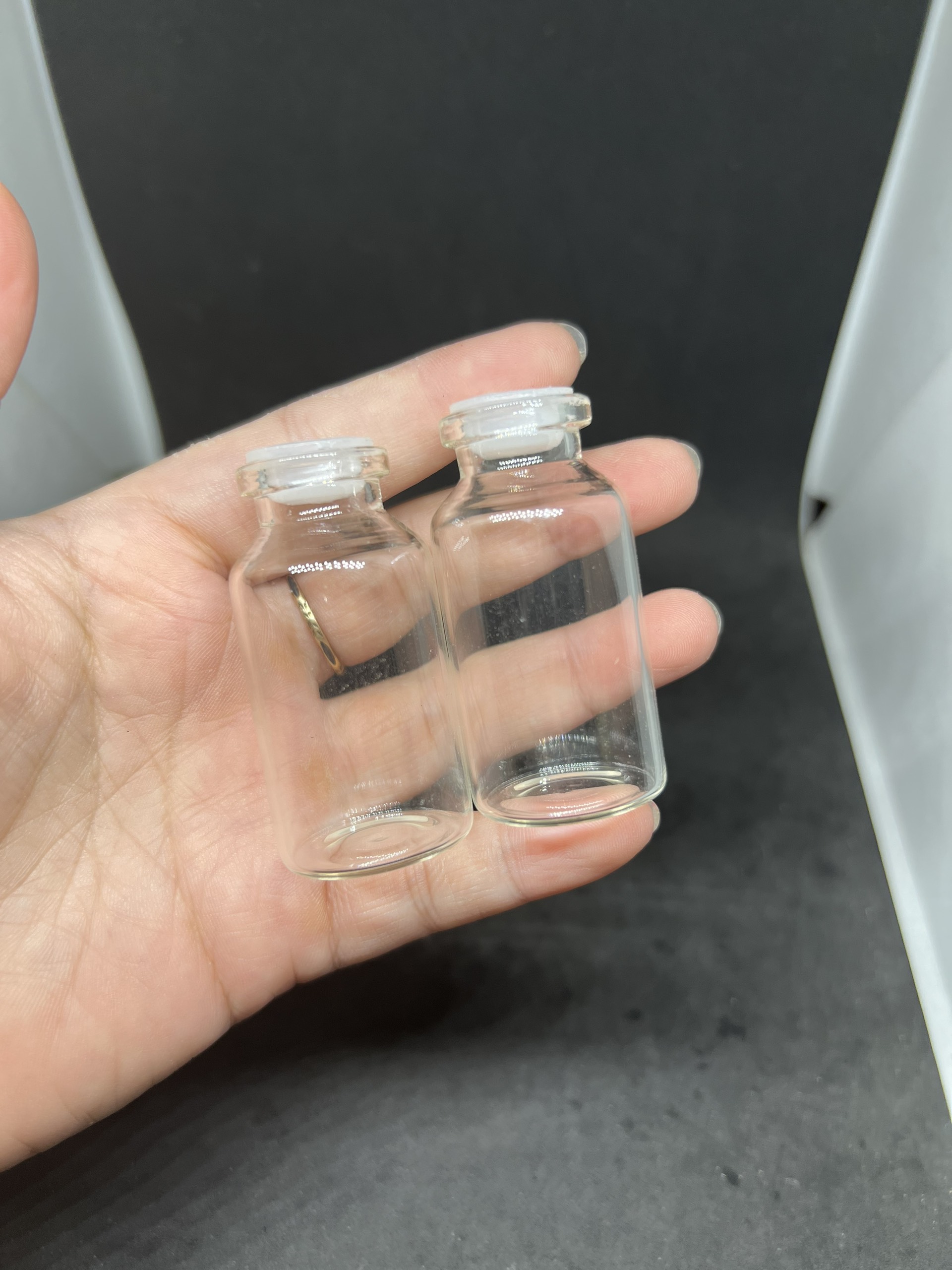 Lọ thủy tinh mini đựng đá vụn thảo dược