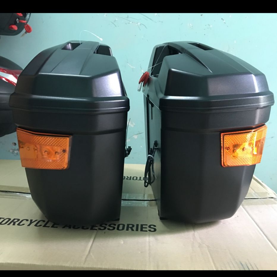 Thùng hông Givi E22NS lắp cho HONDA Rebel