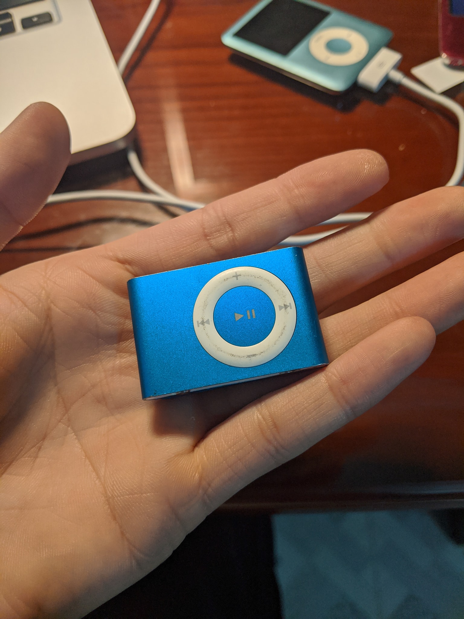 iPod shuffle 2 - Máy nghe nhạc