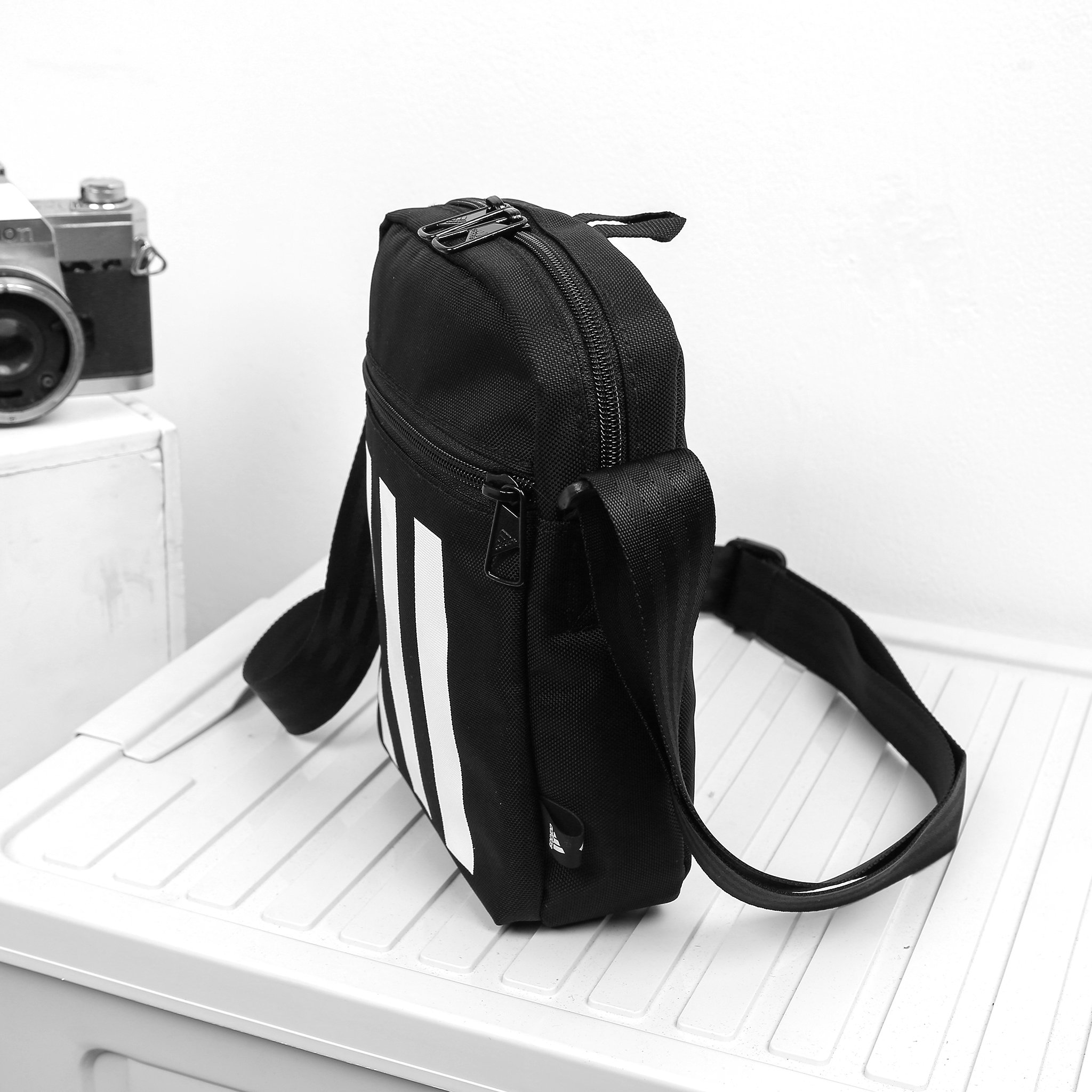 Túi Đeo Chéo Adidas GN1928 Sling Bag