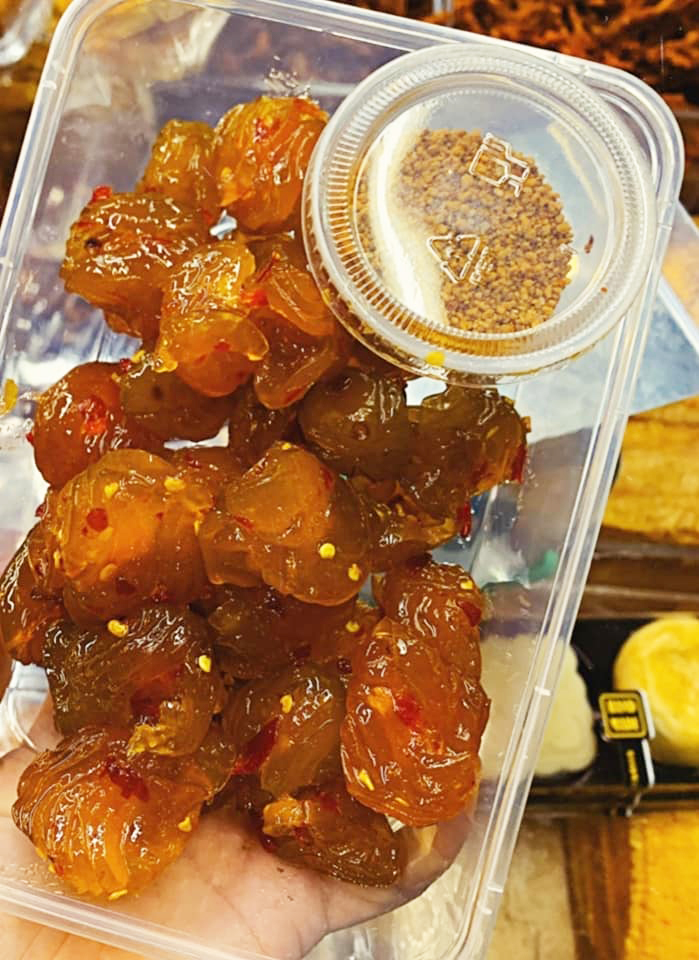 Hộp 500gr Mứt mận khía muối tắc ớt thơm ngon - Food by Mama
