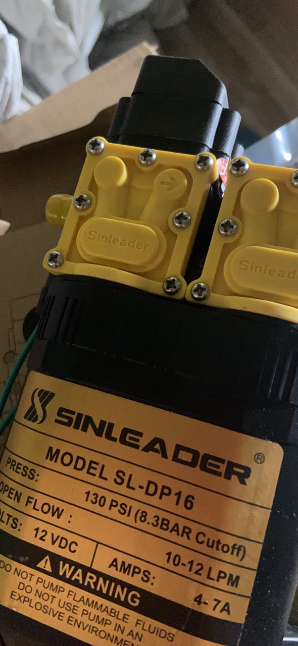 Máy bơm đôi Sinleader hoặc Việt Nhật 12v siêu mạnh
