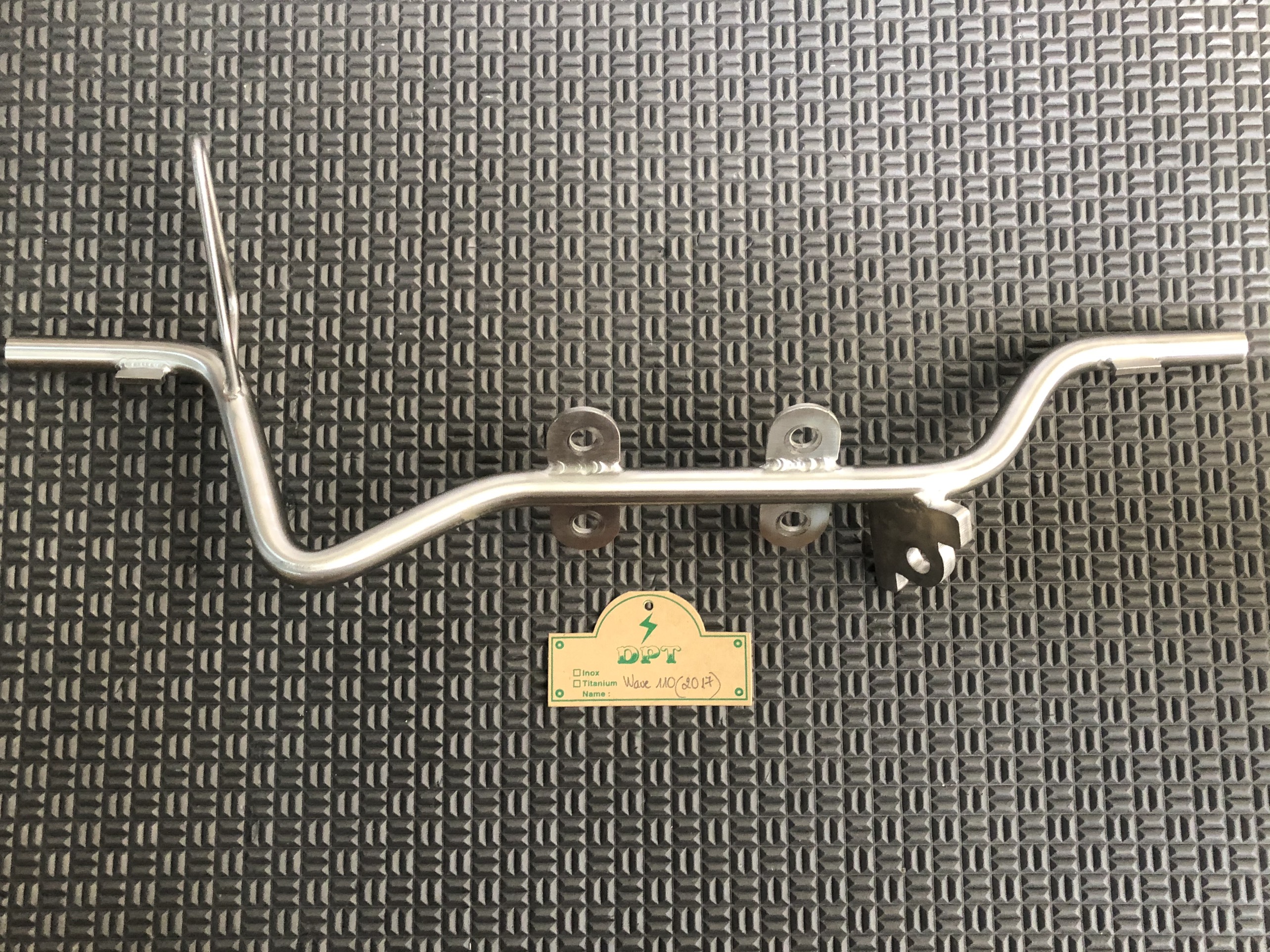 Gác máy Inox 304 dành cho các dòng xe Dream, Ex, Wave,..
