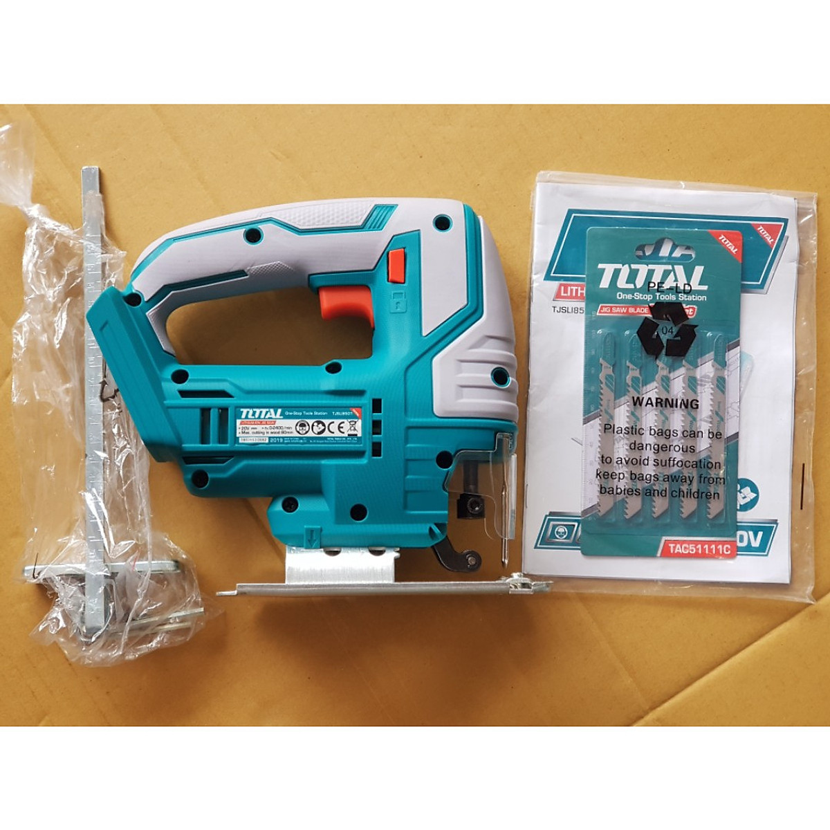 Cưa Lọng Total 650w TS206806 (tặng kèm bộ lưỡi TAC51111C)