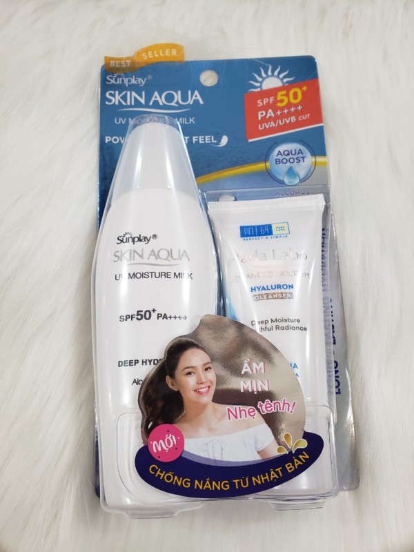 Sữa chống nắng dưỡng da ẩm mịn Sunplay Skin Aqua UV Moisture Milk SPF50+, PA++++ 70gr kèm quà tặng