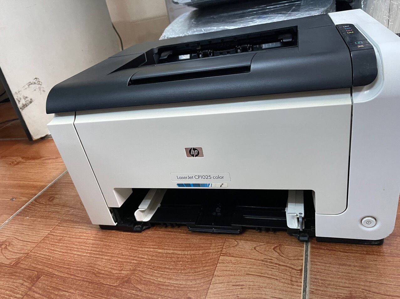 máy in màu hp 1025