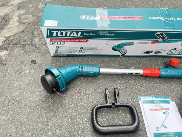 Máy cắt cỏ dùng pin 20V total TGTLI20018 (không kèm pin sạc)