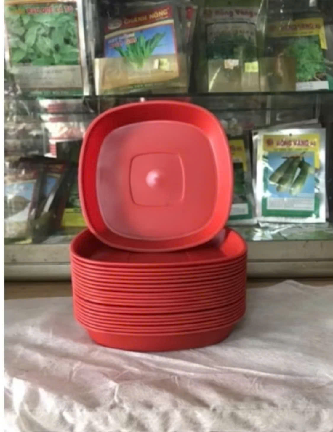 dĩa lót chậu cây vuông 17cm