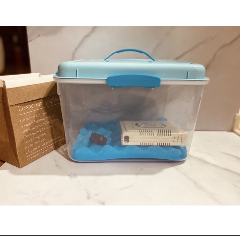 Hộp chống ẩm máy ảnh 10 lít +quà tặng