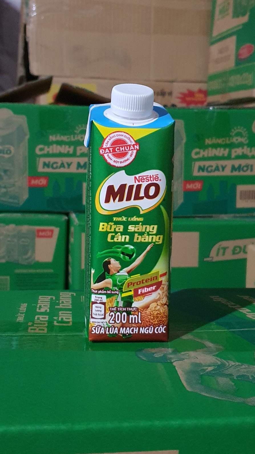 Sữa ngũ cốc Nestle Milo bữa sáng ít đường