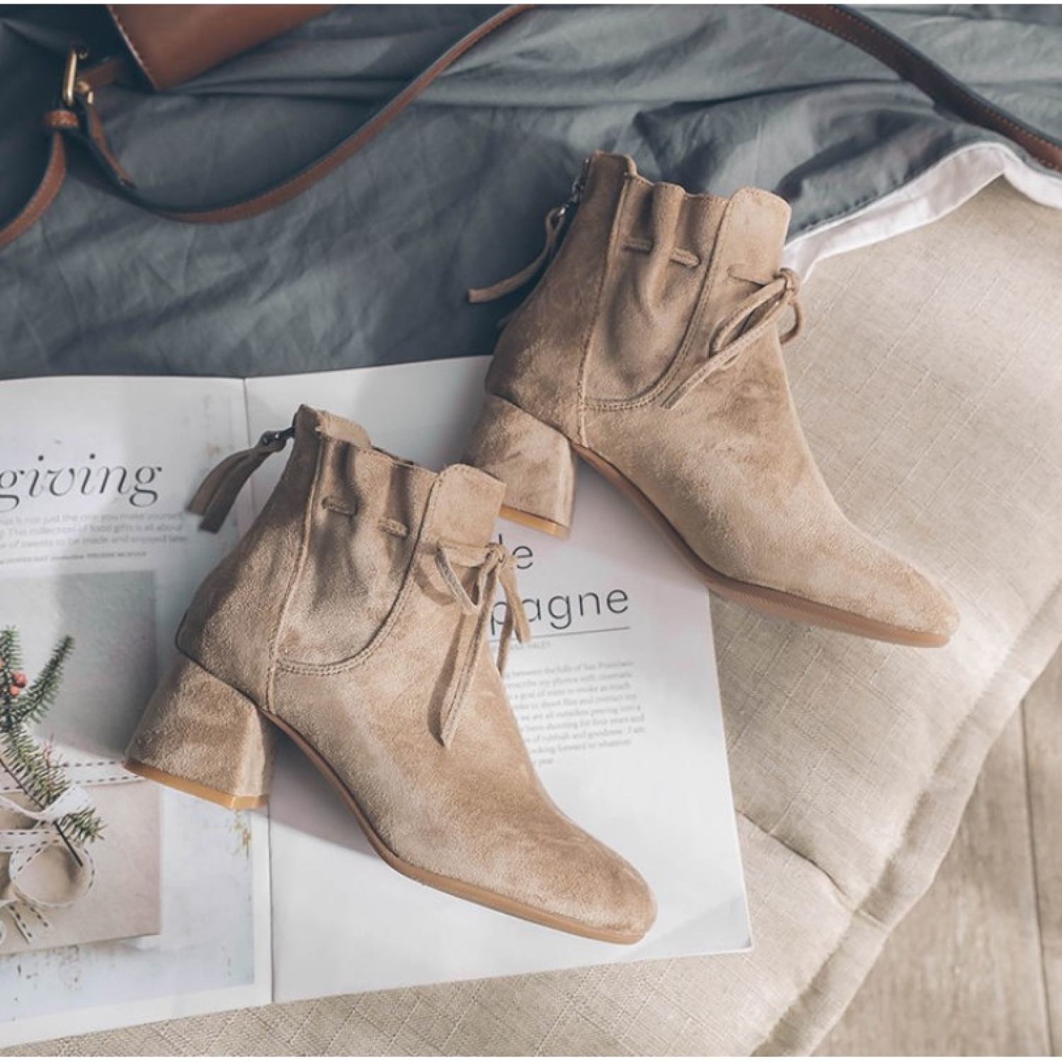 Boot Nữ Cao Gót 5P Gót Vuông Mũi Vuông Da Lộn