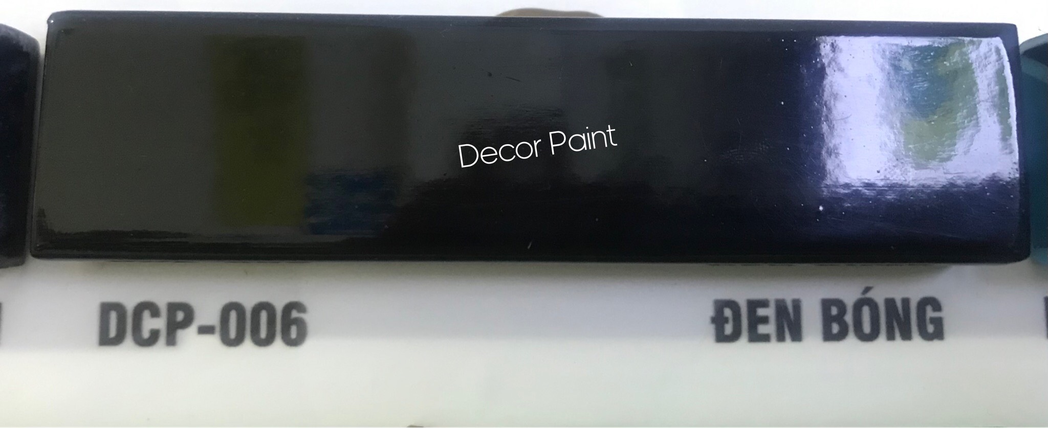 Sơn trên kính màu đen Decor Paint