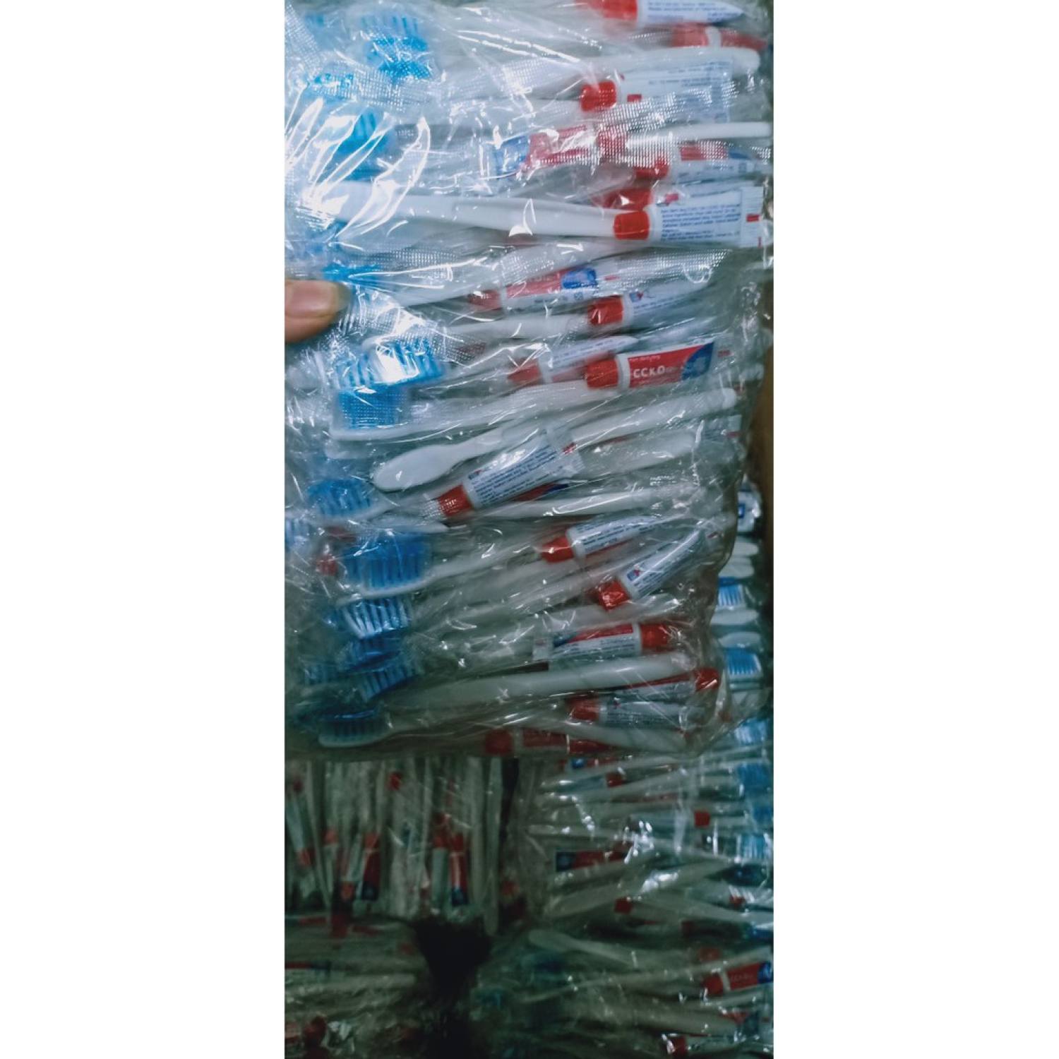 Bàn Chải Cán Trắng Kem Đỏ bịch 100 cái