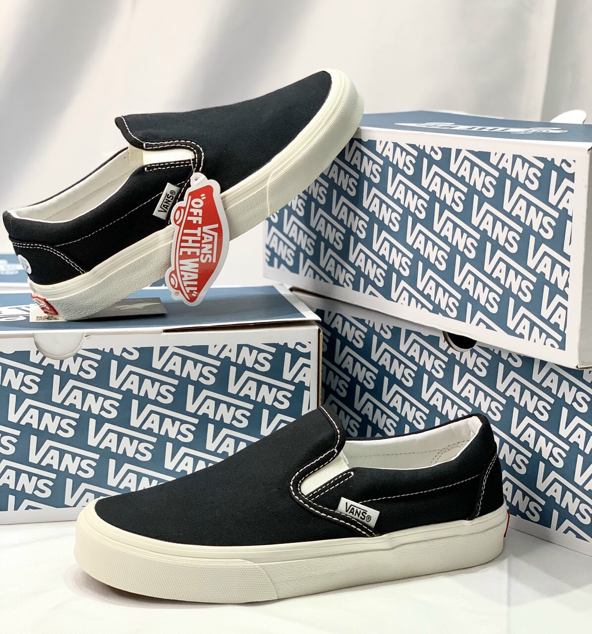 Giày Vans Đen Xỏ [Chuẩn 11] Giầy Slip On Vans Lười Đen [Full Hộp + Vớ]