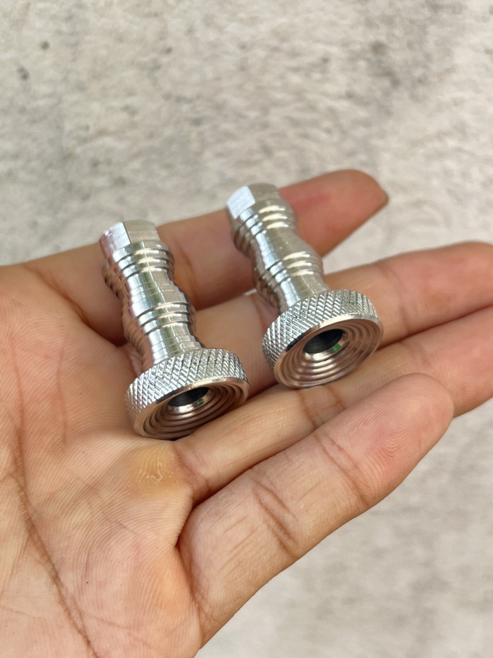 Cặp ốc nòng tăng sên inox 304 cnc cao cấp gắn cho nhiều xe wave ,sirius, wave s, wave s110, fuled, funeo, wave 2017, ...