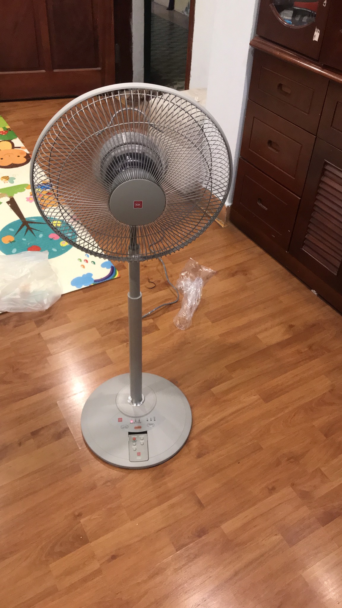 (2 years warranty) KDK n30h foldable fan-5 blades super quiet, cool-with remote control