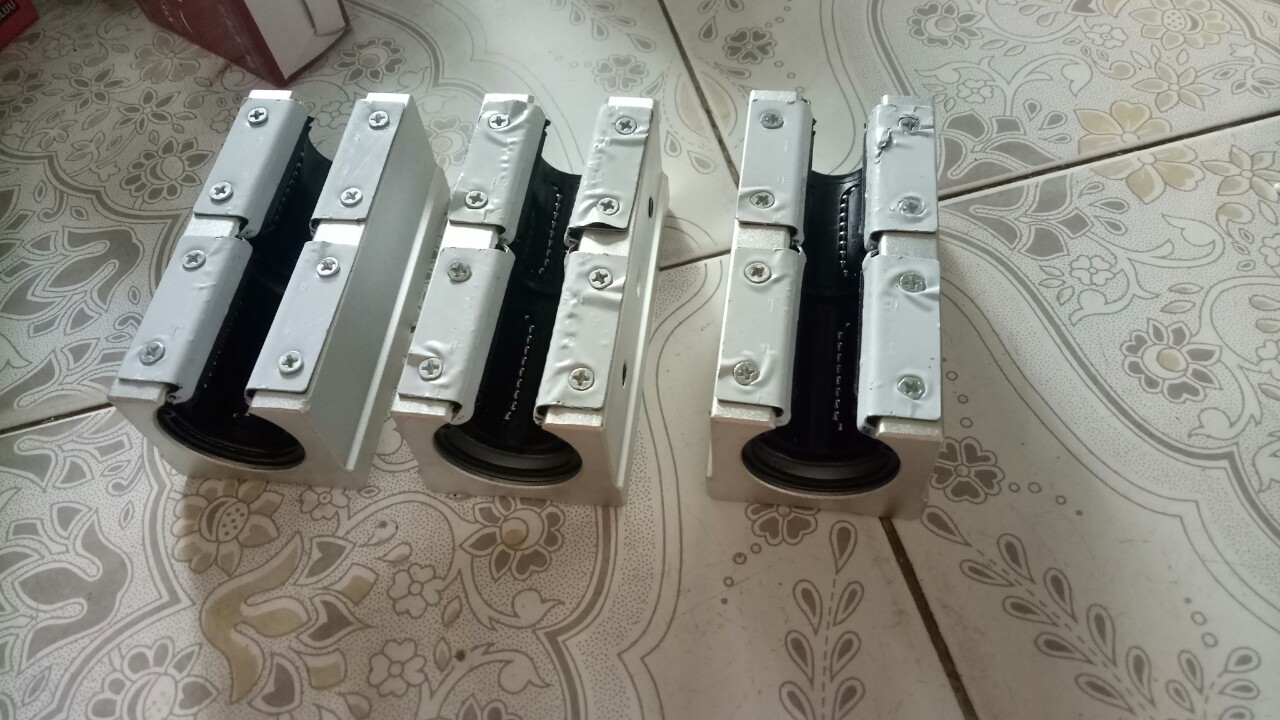 Con trượt tròn khuyết dài SBR20LUU