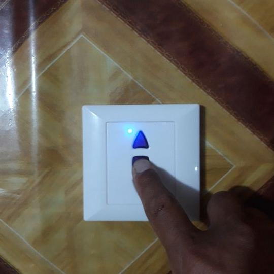 Điều khiển cửa cuốn gắn tường thông minh MÃ HỌC 433 mhz