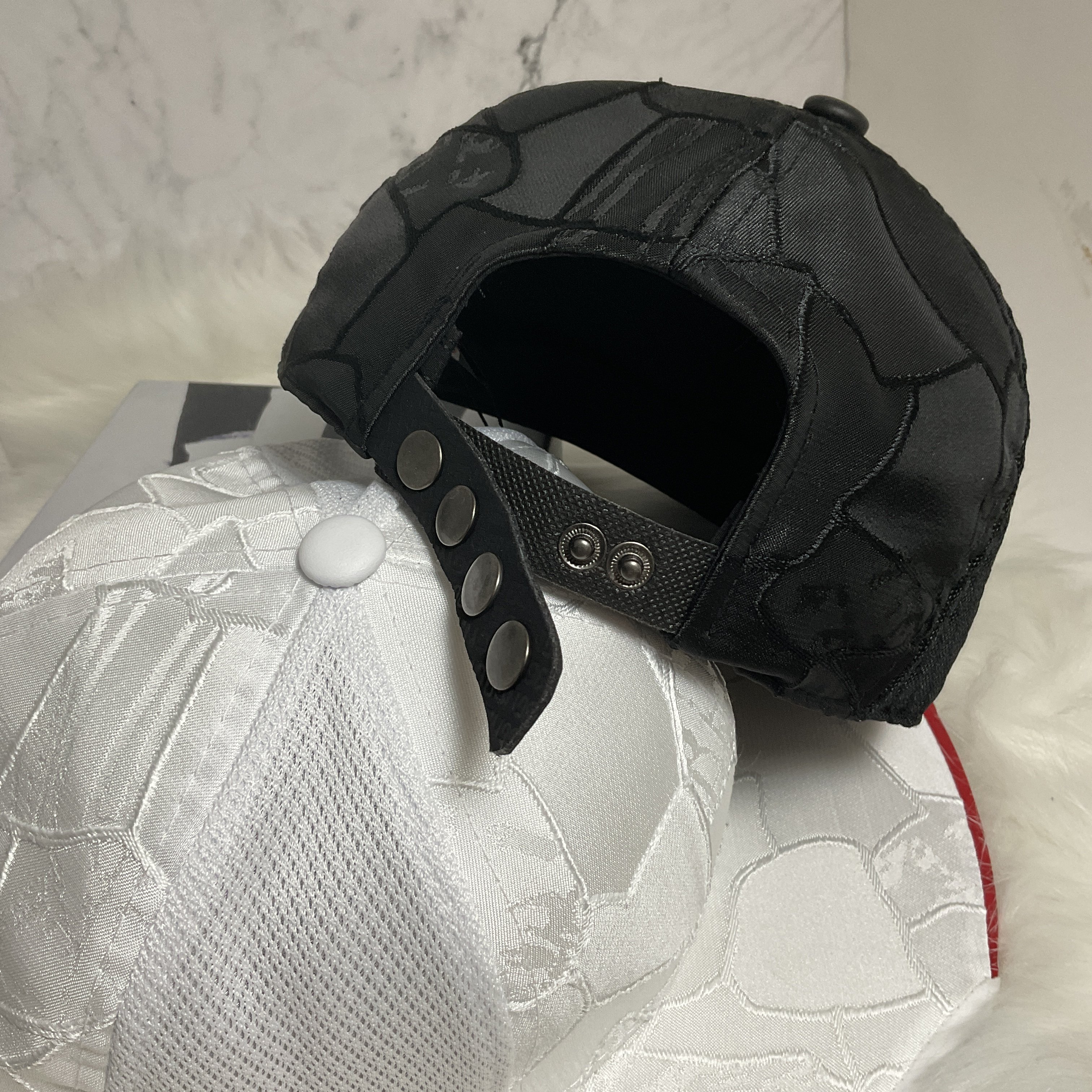 NÓN NAM SNAPBACK - HOA VĂN THÊU VÀ LƯỚI THOÁNG MÁT