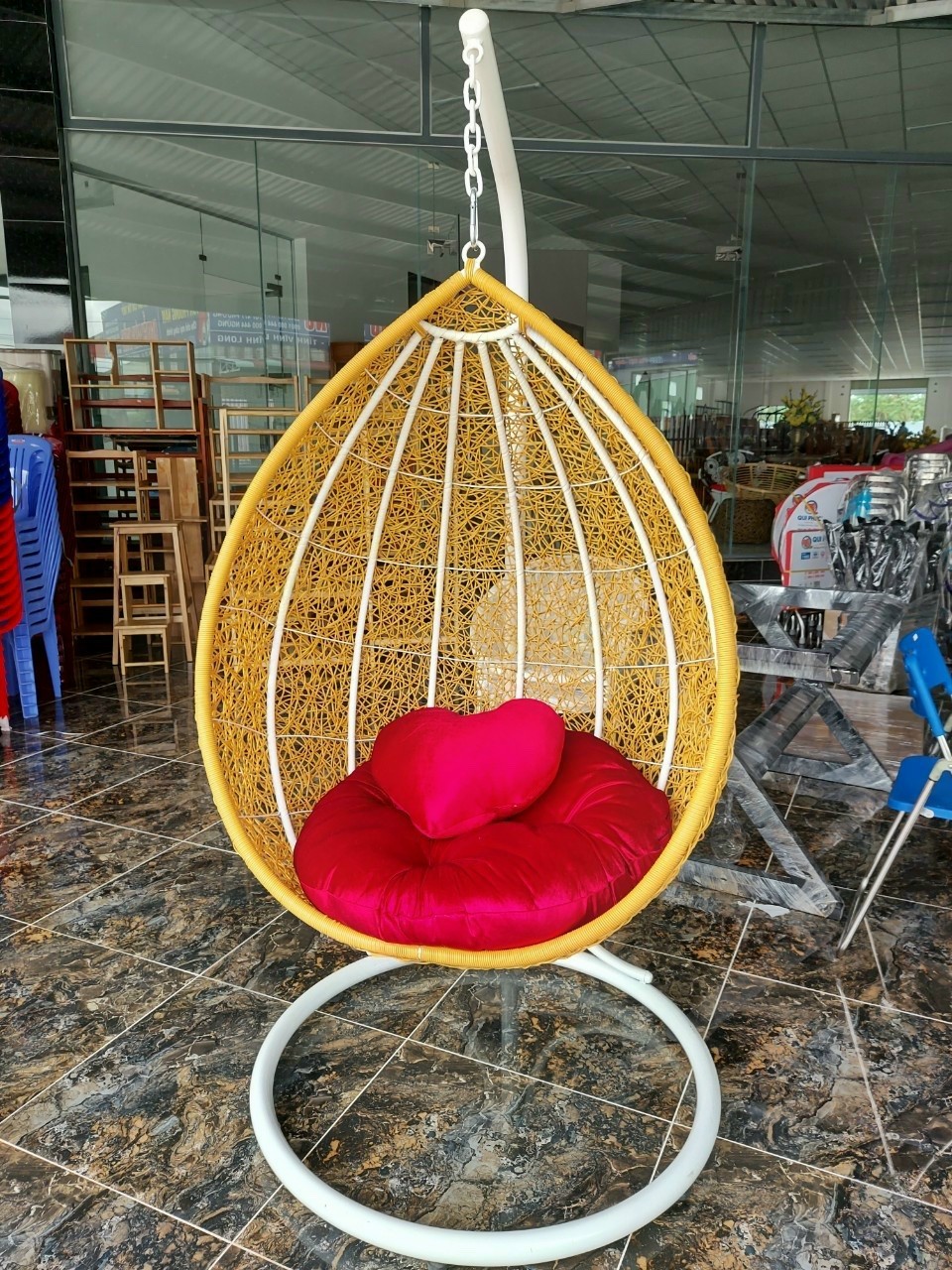 Xích đu sân vườn màu vàng siêu hiếm, bền đẹp rẻ Đại Thành