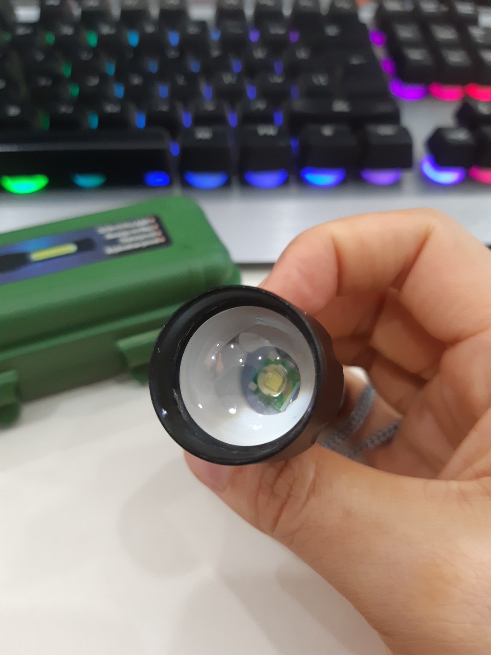 Đèn pin mini siêu sáng 1516 có zoom