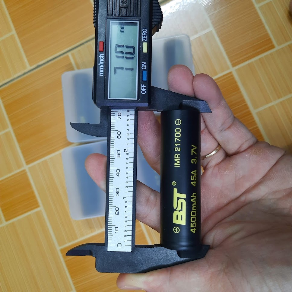 Pin sạc 3.7v BST 21700 dòng xả 45A dung lượng cao 4500mAh dùng cho đèn pin sạc dự phòng (PIN MỚI)