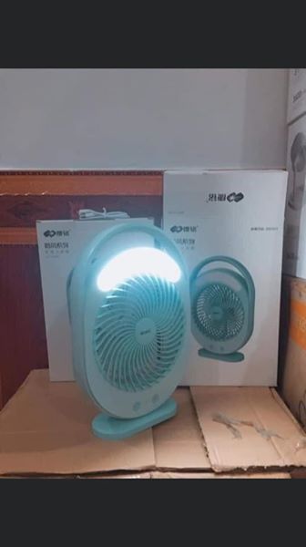Quạt tích điện có đèn led KM-FO336