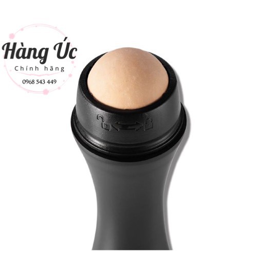 Cây Lăn Hút Dầu Revlon Oil-Absorbing Volcanic Roller đá núi lửa