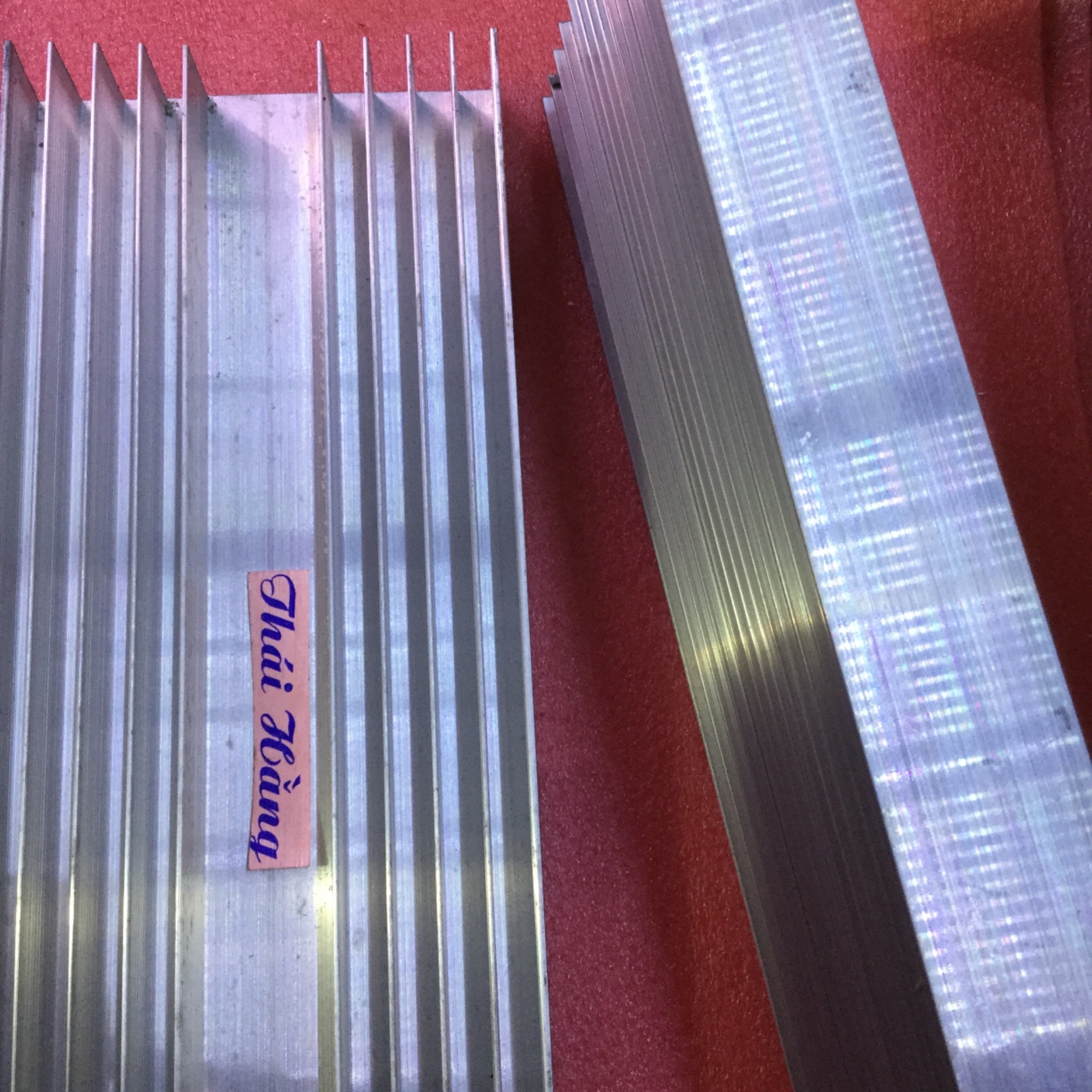 Tấm tản nhiệt 30x11x3 cm (10 cánh ) giá cho 1 tấm