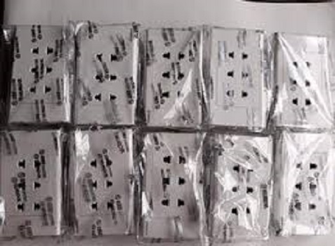 [HCM]Ổ cắm đôi - 2 chấu + 1 lổ SINO VANLOCK