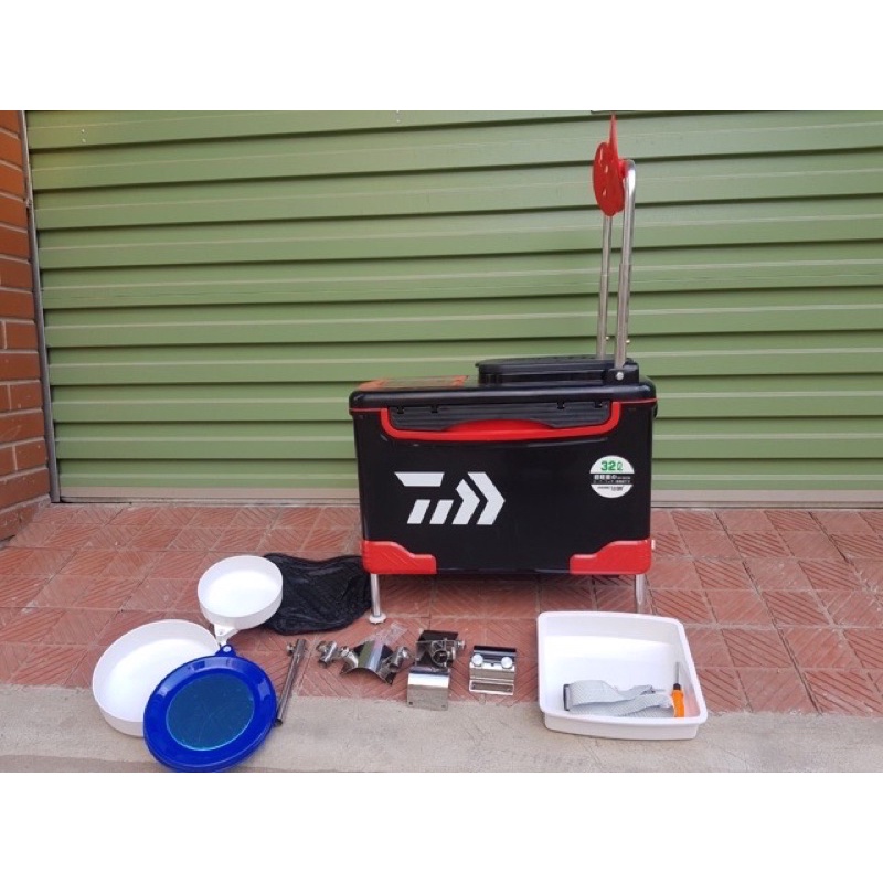 Thùng câu đài daiwa 32L ( sale xả hàng )