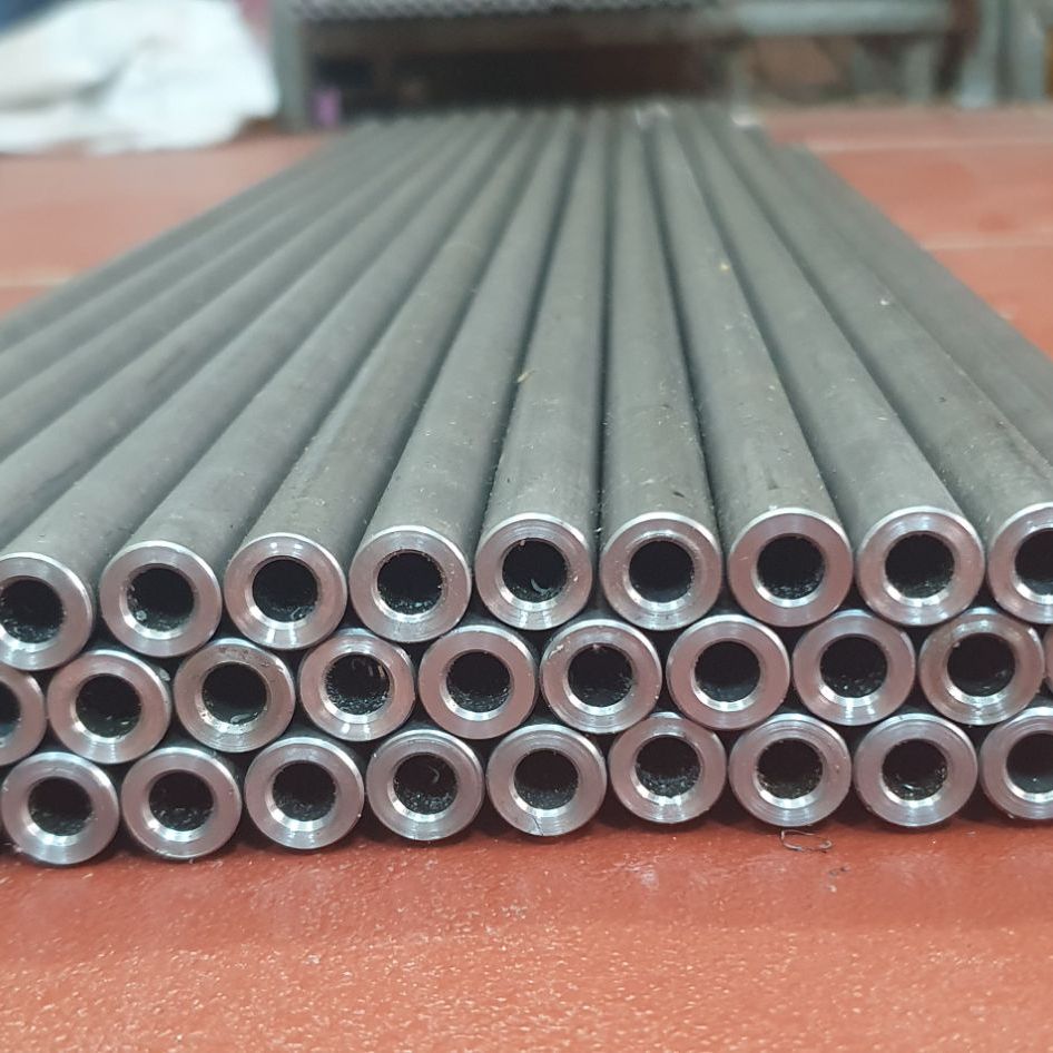 Ống thép đúc lỗ 8.05 phi 16 dài 80cm (phi 16 lỗ 8.05 dài 80cm)