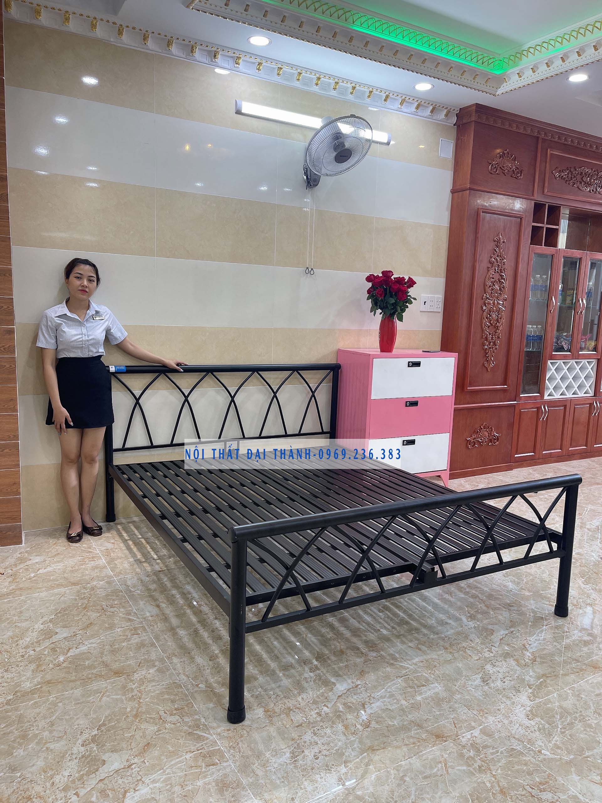 Giường sắt mẫu đan chéo đen NHIỀU kích thước dài 2m