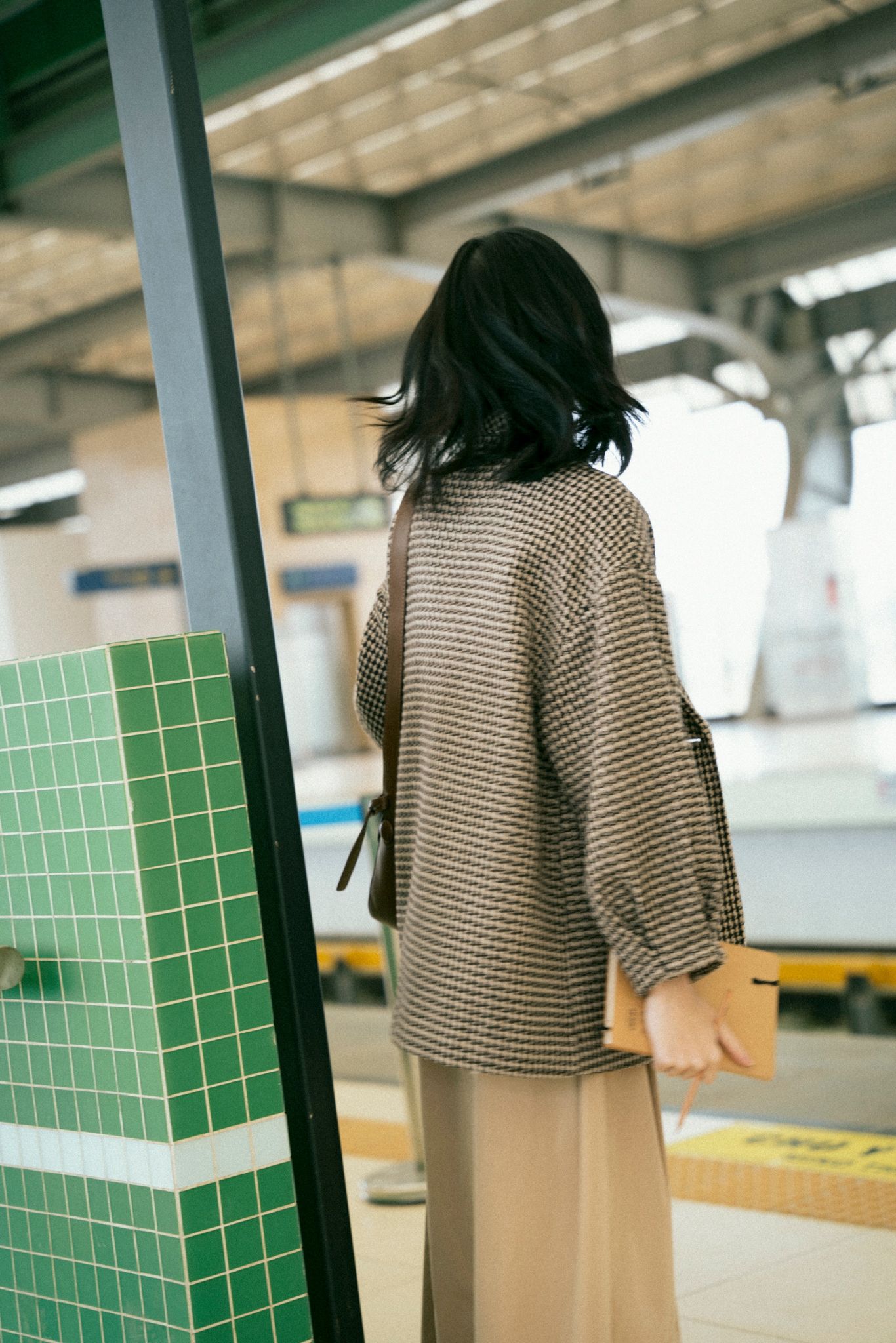Áo Khoác Houndstooth Túi Lật Madelen