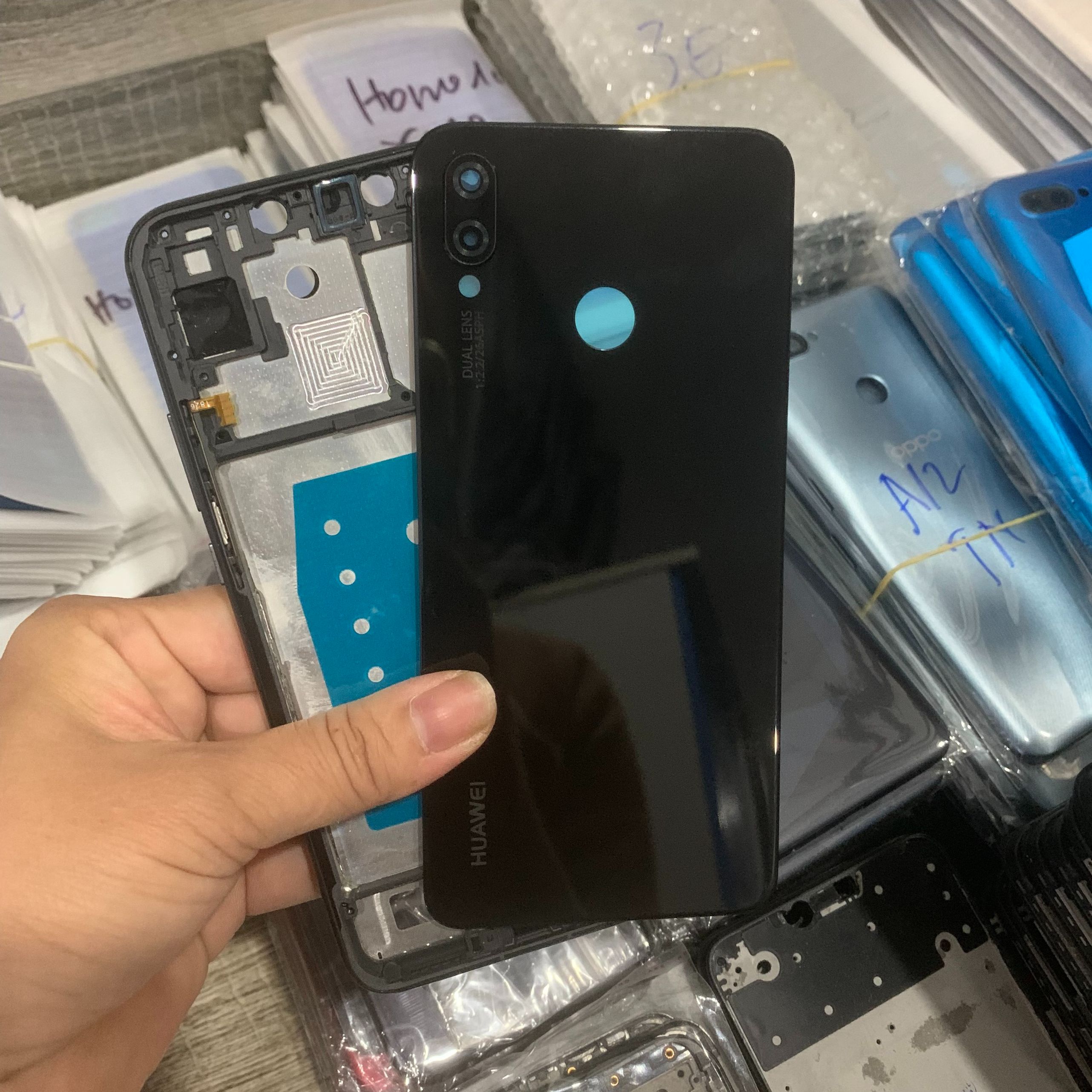 bộ vỏ nova 3i zin có khe sim